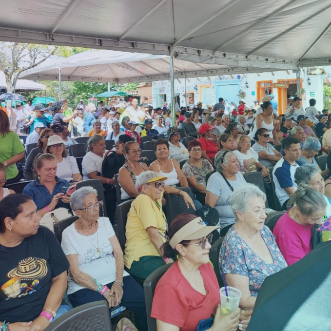 Participación en el Día del Plenario organizado por Comfama