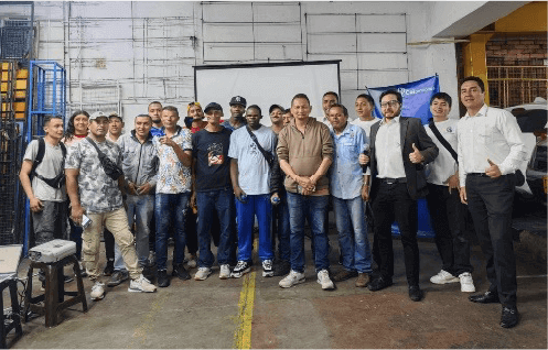 IMAGEN TRABAJADORES SALÓN